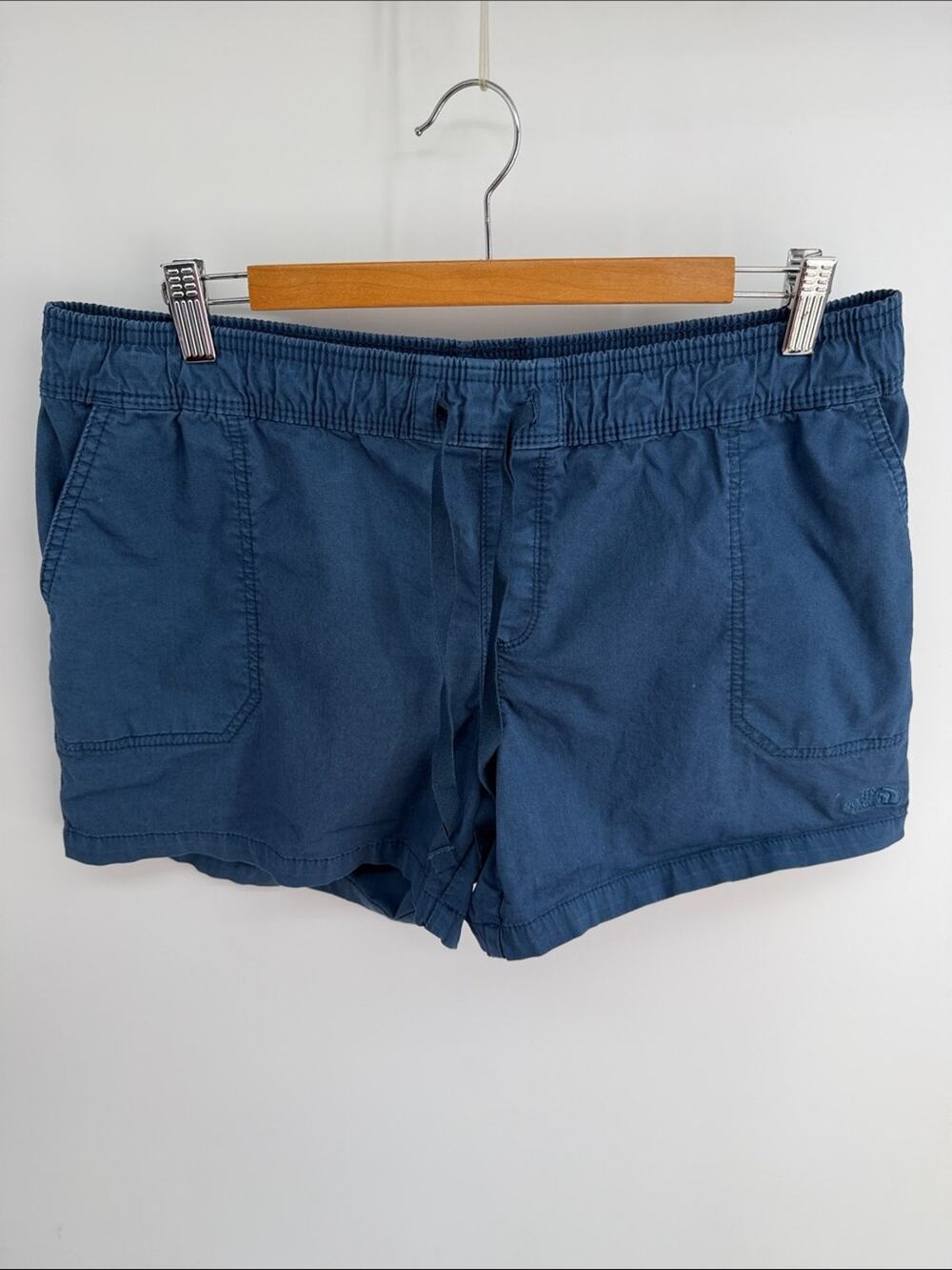 The North Face Women's Twill Navy Blue Drawstring Pull On Athletic Shorts sz L